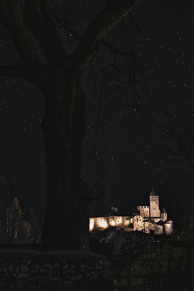 Tell me where the hurt is - Astarion FanFiction